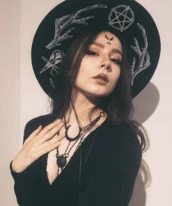 Restyle Long Moon Phases Necklace 3 Restyle Long Moon Phases Necklace -vampirefreaks shop 121143691 367498757764611 4185018705876333842 ncopy 1000x