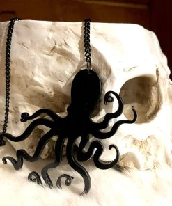 Catalyst Octopi My Heart Necklace -vampirefreaks shop IMG 3660 1000x