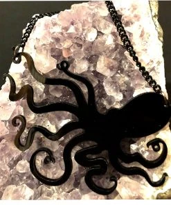 Catalyst Octopi My Heart Necklace -vampirefreaks shop IMG 3663 1000x