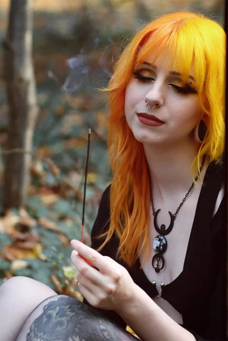 Restyle Black Full Moon Necklace - Image 6