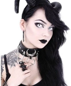 Restyle Made Under Moonlight Choker