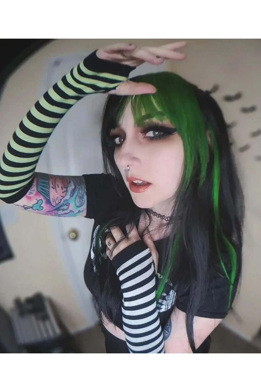 Green & White Striped Knit Arm Warmers Too Fast Green & White Striped Knit Arm Warmers -vampirefreaks shop too fast green and white stripes knit arm warmers